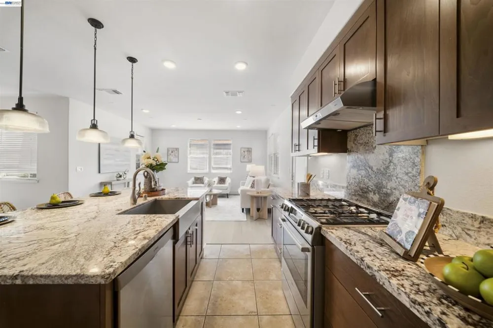 479 Diller St Alameda, CA 94501