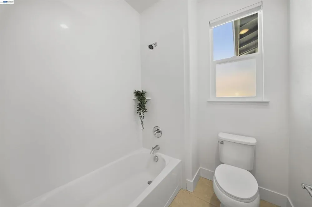 479 Diller St Alameda, CA 94501