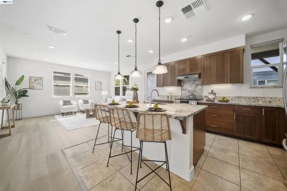 479 Diller St Alameda, CA 94501
