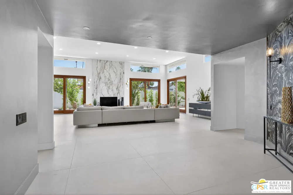2078 S Chico Drive Palm Springs, CA 92264