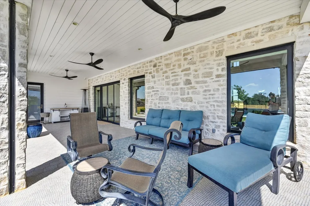 7490 County Road 423 Grandview, TX 76050