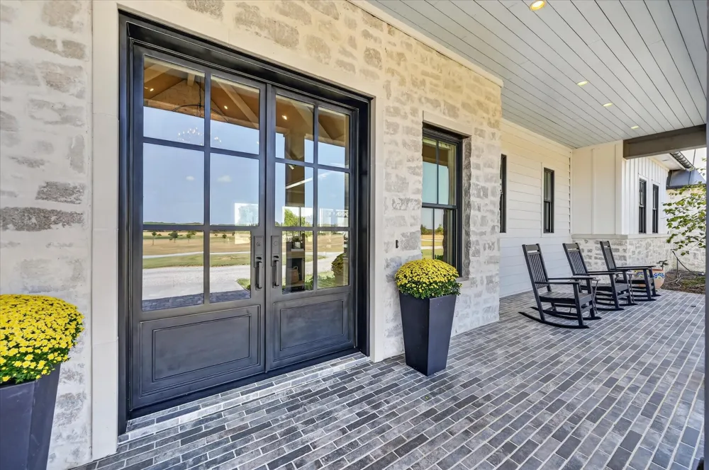 7490 County Road 423 Grandview, TX 76050