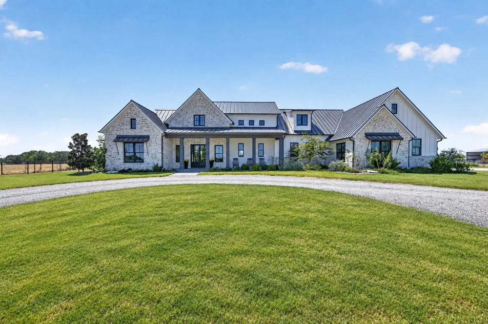 7490 County Road 423 Grandview, TX 76050