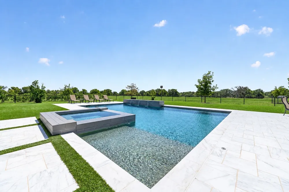 7490 County Road 423 Grandview, TX 76050