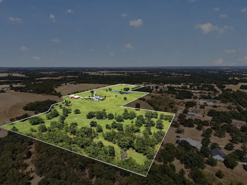 7490 County Road 423 Grandview, TX 76050