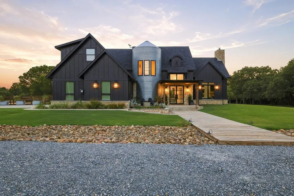 1589 County Road 4720 Wolfe City, TX 75496