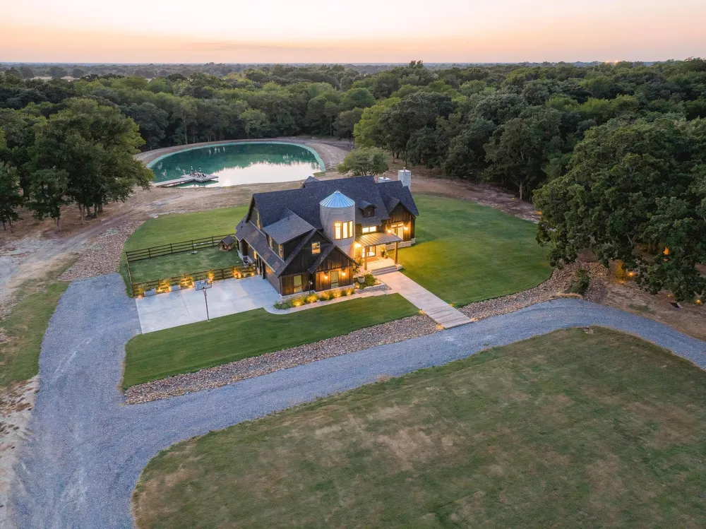 1589 County Road 4720 Wolfe City, TX 75496