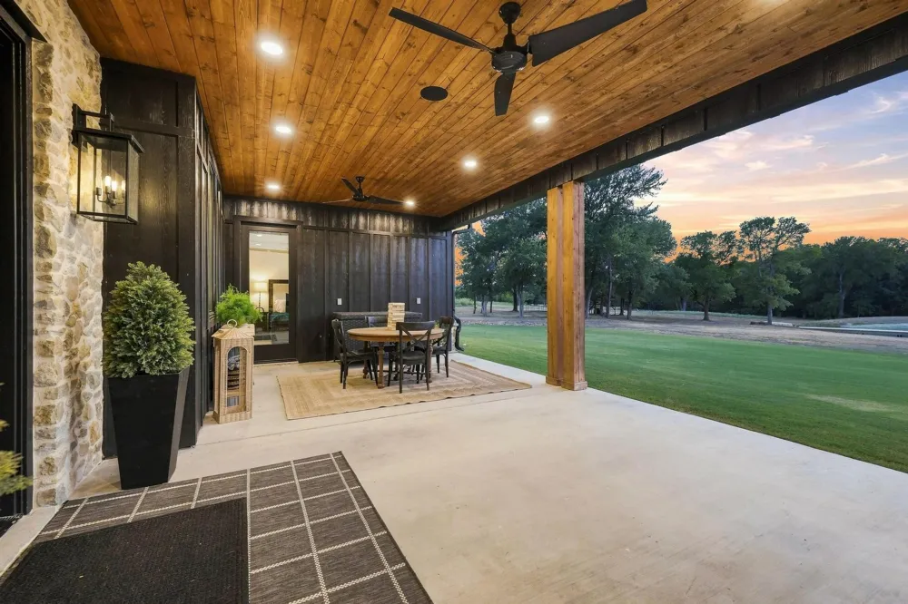 1589 County Road 4720 Wolfe City, TX 75496
