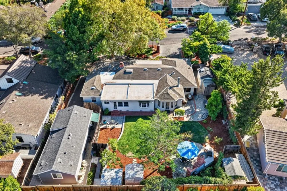 17445 Pleasant View Avenue Monte Sereno, CA 95030