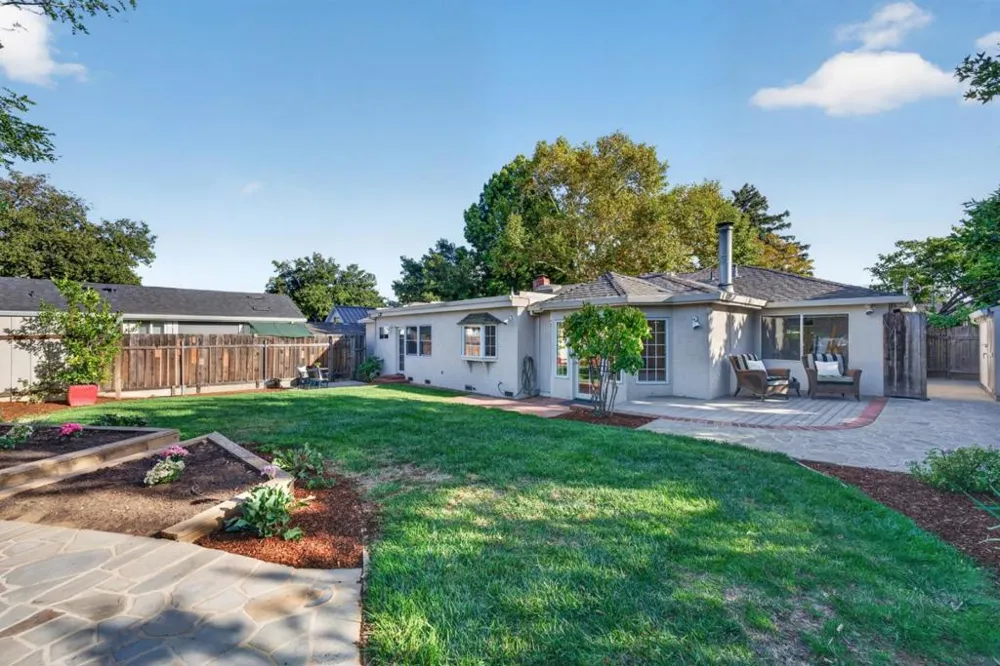 17445 Pleasant View Avenue Monte Sereno, CA 95030
