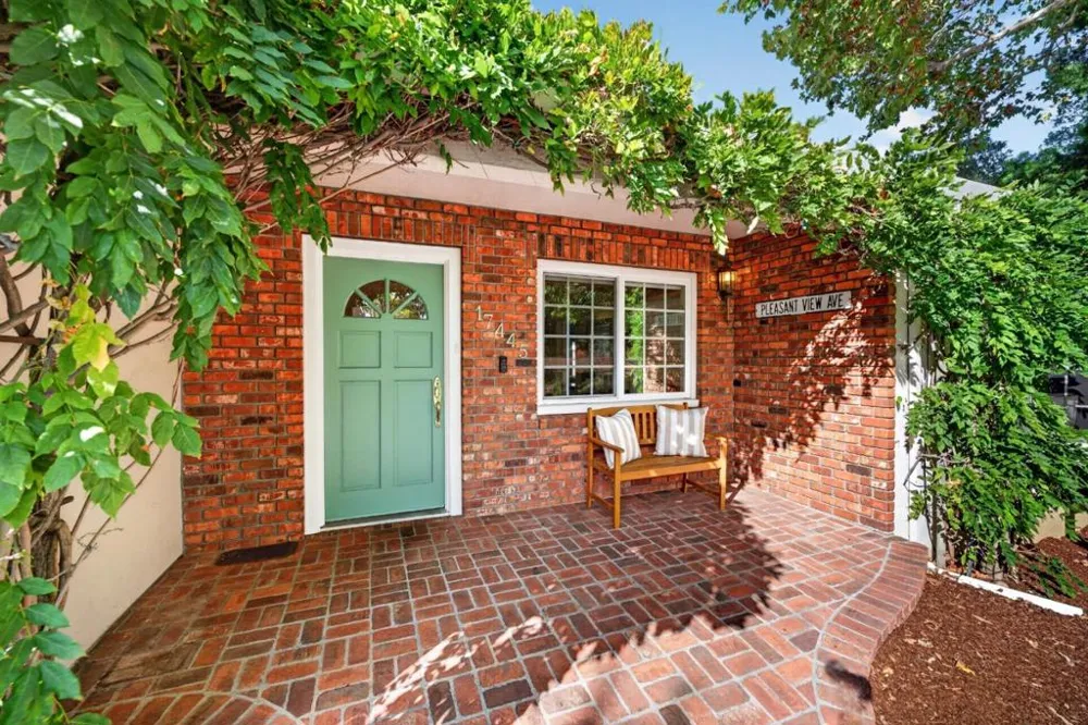 17445 Pleasant View Avenue Monte Sereno, CA 95030