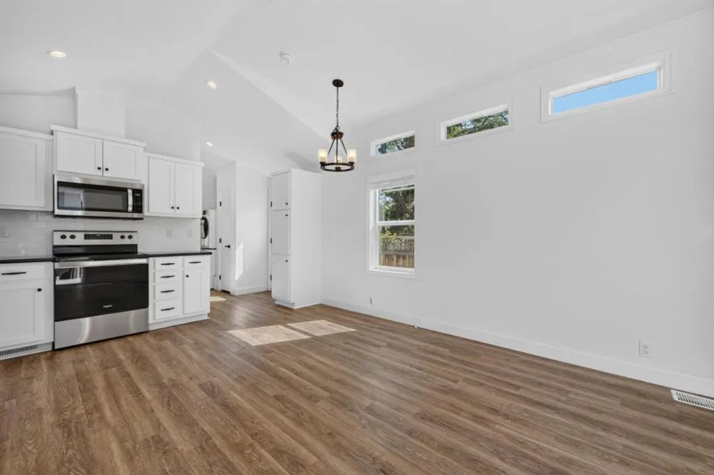 17445 Pleasant View Avenue Monte Sereno, CA 95030