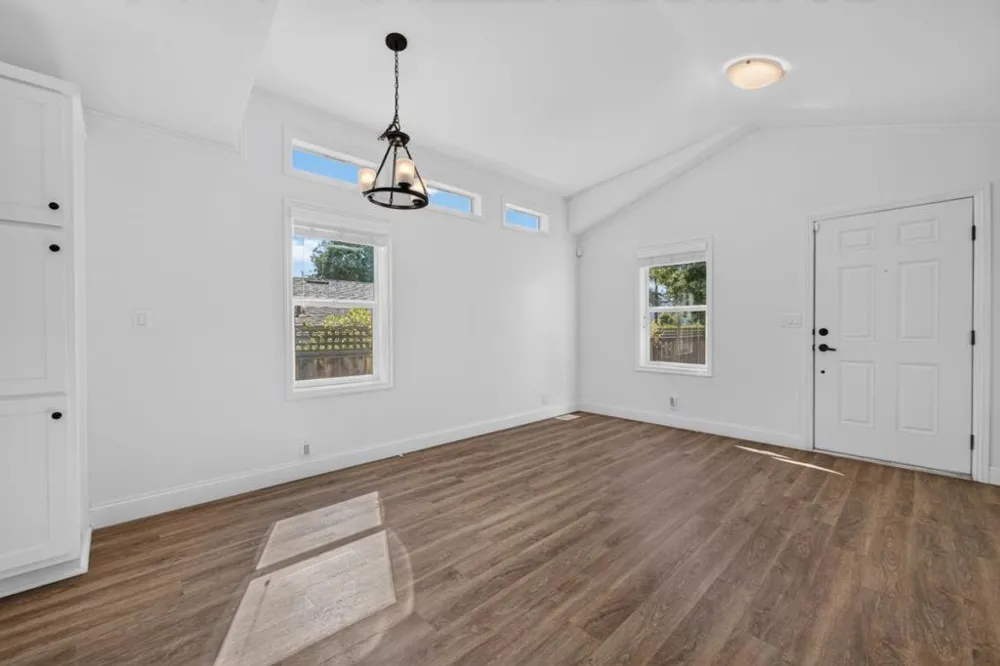 17445 Pleasant View Avenue Monte Sereno, CA 95030