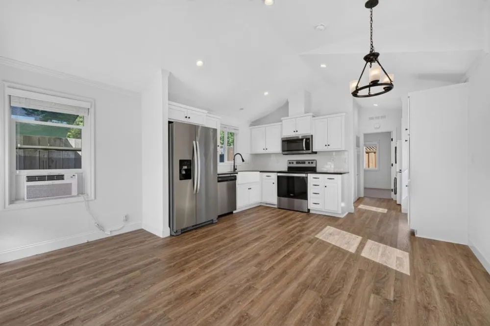 17445 Pleasant View Avenue Monte Sereno, CA 95030