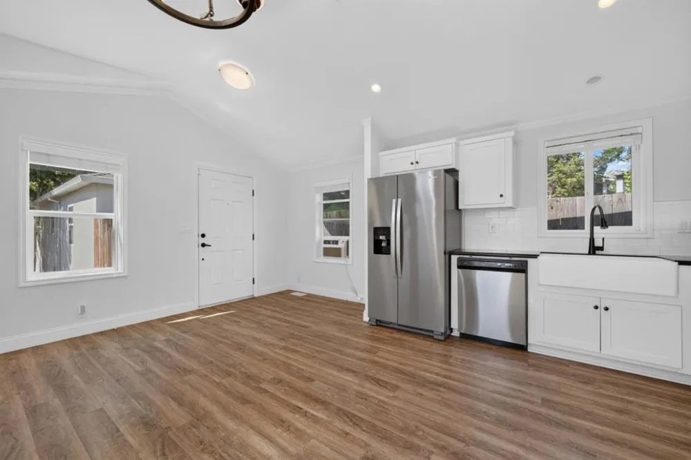 17445 Pleasant View Avenue Monte Sereno, CA 95030