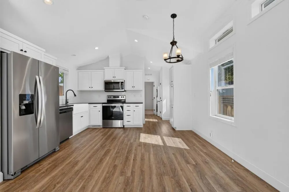 17445 Pleasant View Avenue Monte Sereno, CA 95030