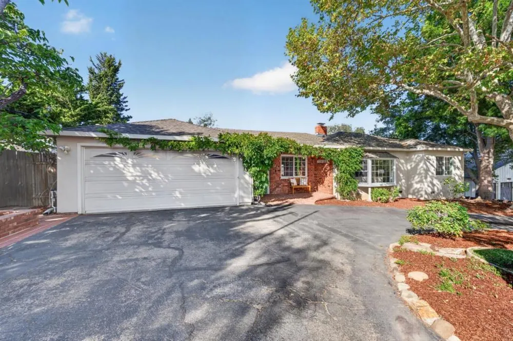 17445 Pleasant View Avenue Monte Sereno, CA 95030