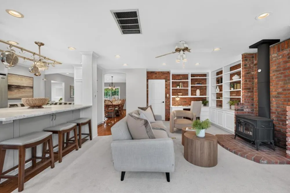 17445 Pleasant View Avenue Monte Sereno, CA 95030