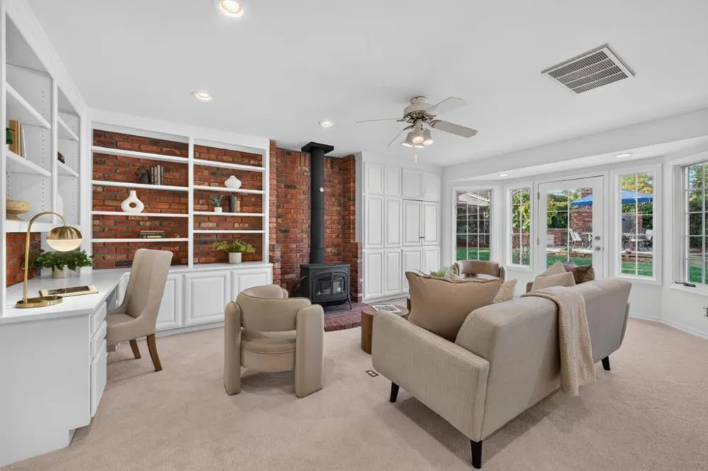 17445 Pleasant View Avenue Monte Sereno, CA 95030