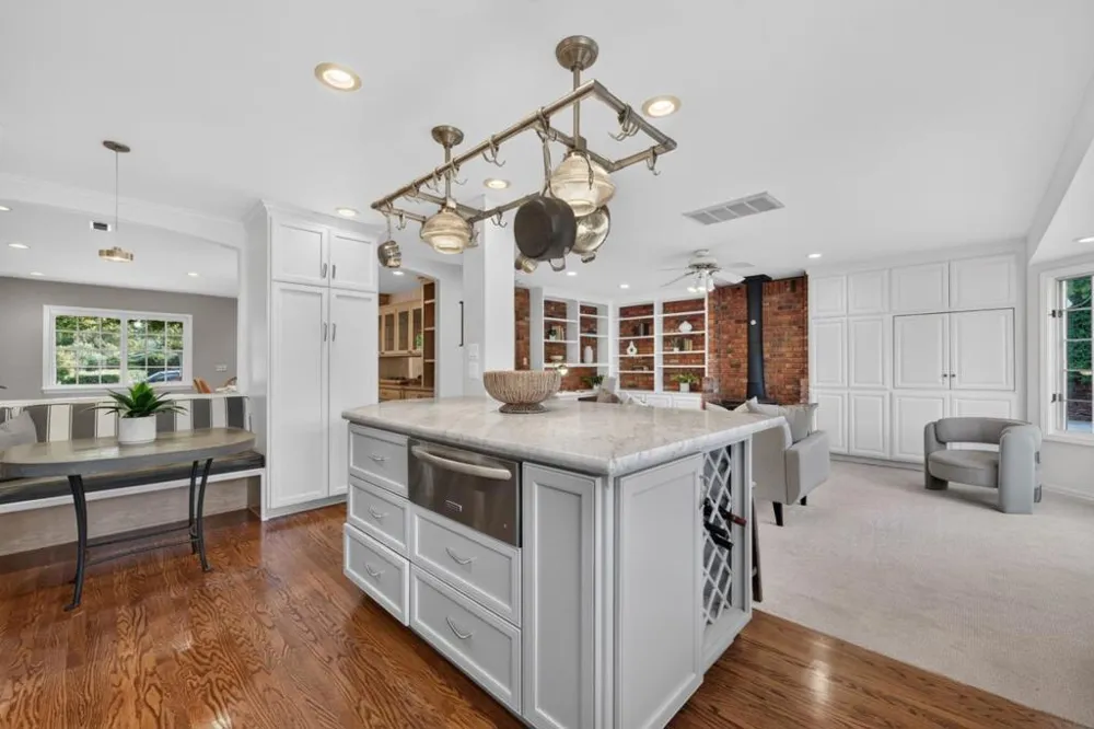 17445 Pleasant View Avenue Monte Sereno, CA 95030