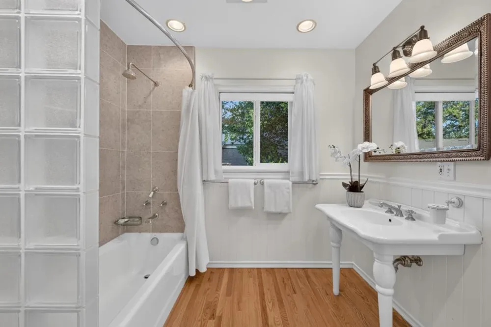 17445 Pleasant View Avenue Monte Sereno, CA 95030