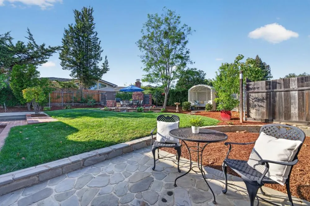 17445 Pleasant View Avenue Monte Sereno, CA 95030