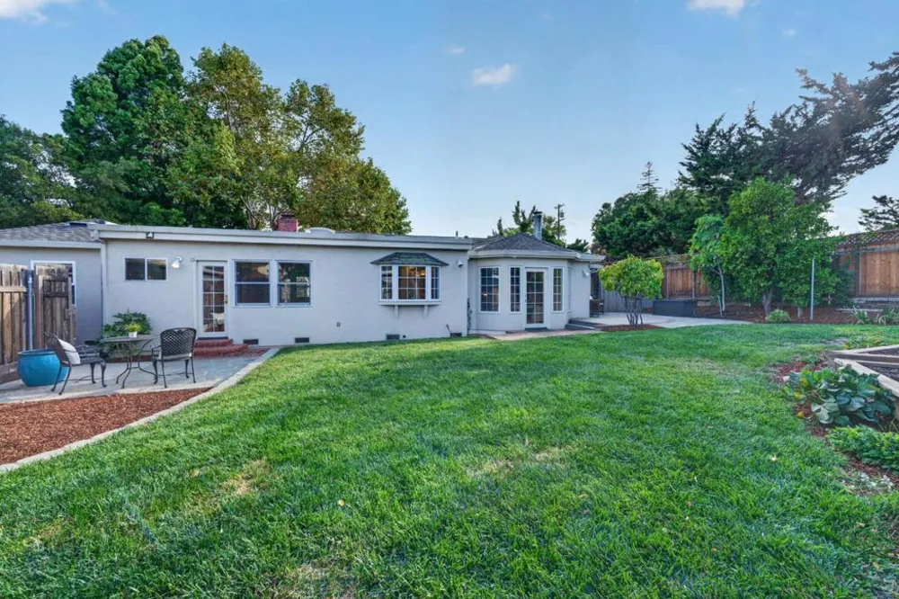 17445 Pleasant View Avenue Monte Sereno, CA 95030