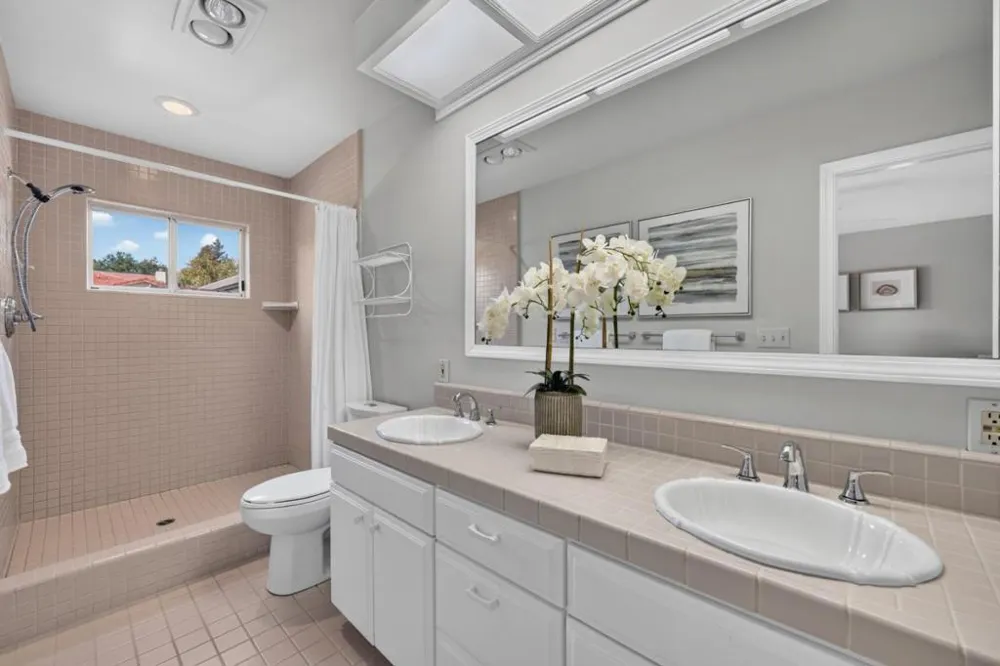 17445 Pleasant View Avenue Monte Sereno, CA 95030