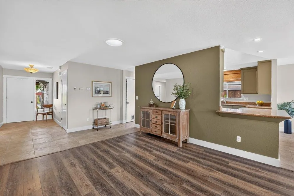 722 Heather Court Watsonville, CA 95076