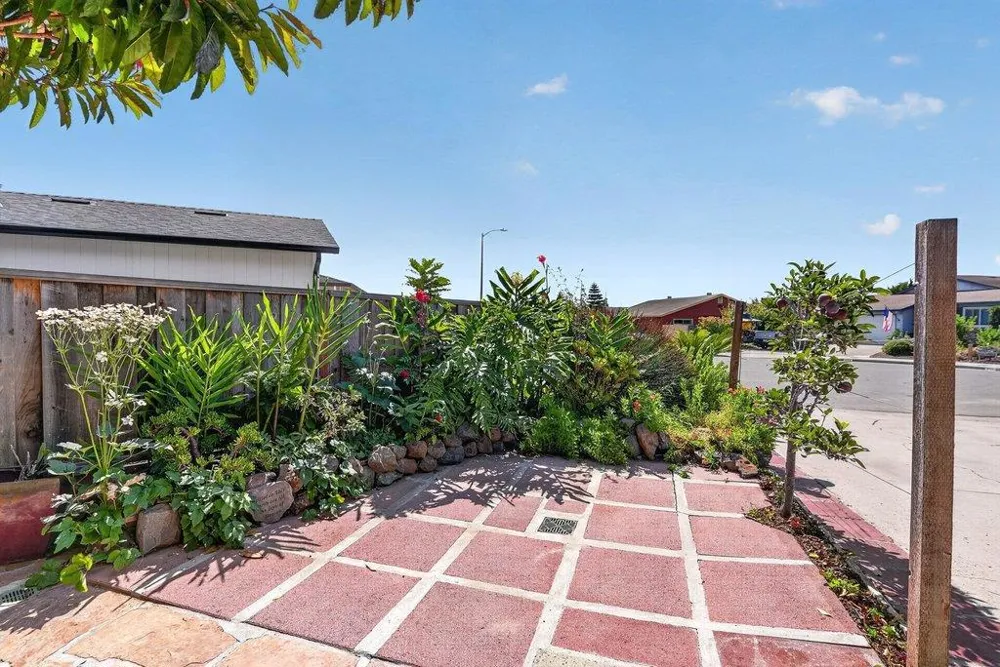 722 Heather Court Watsonville, CA 95076