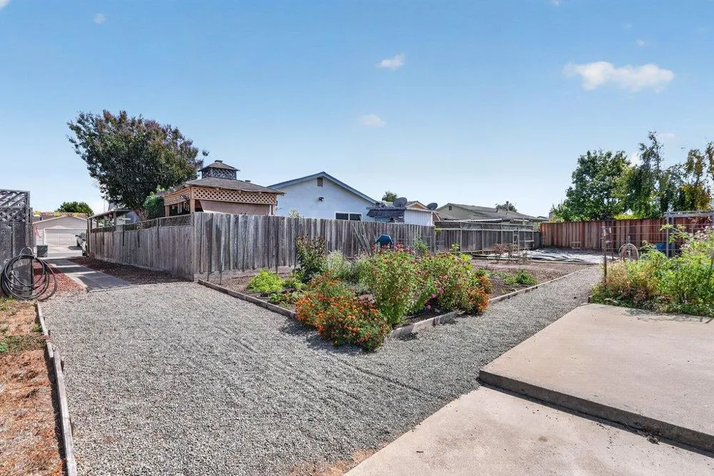 722 Heather Court Watsonville, CA 95076