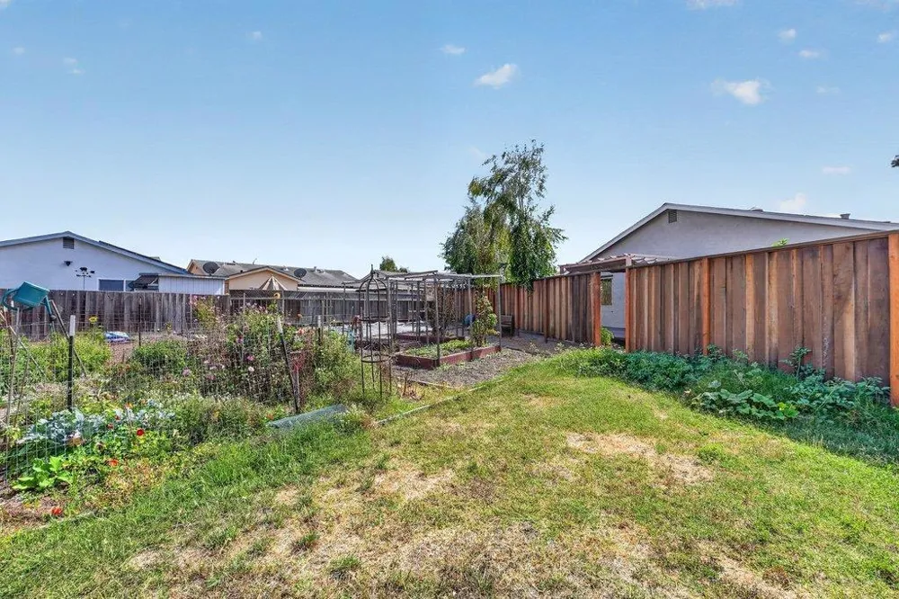 722 Heather Court Watsonville, CA 95076