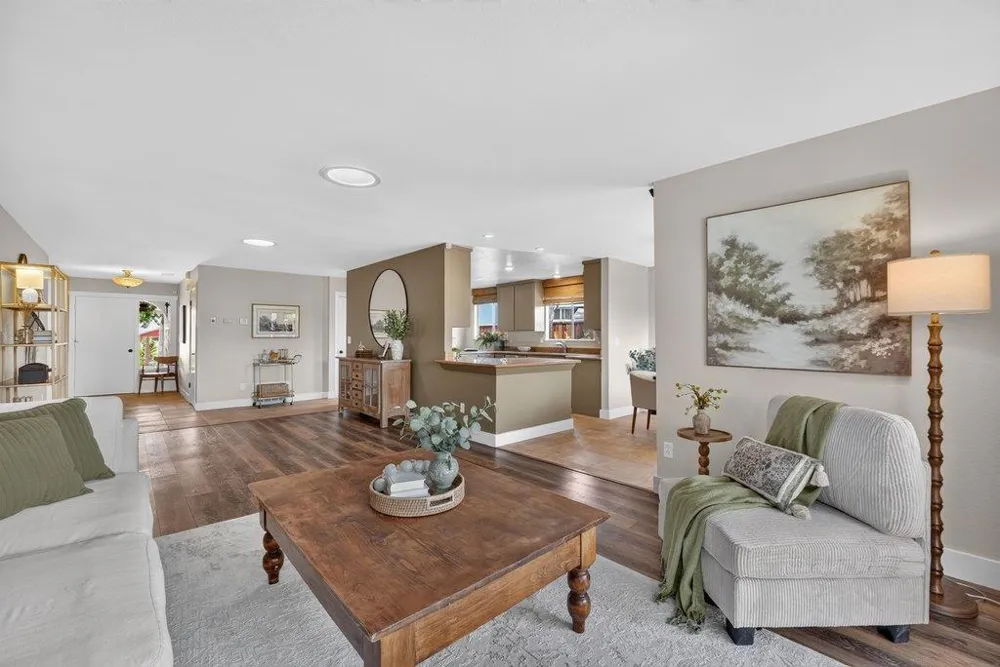 722 Heather Court Watsonville, CA 95076