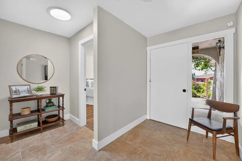 722 Heather Court Watsonville, CA 95076