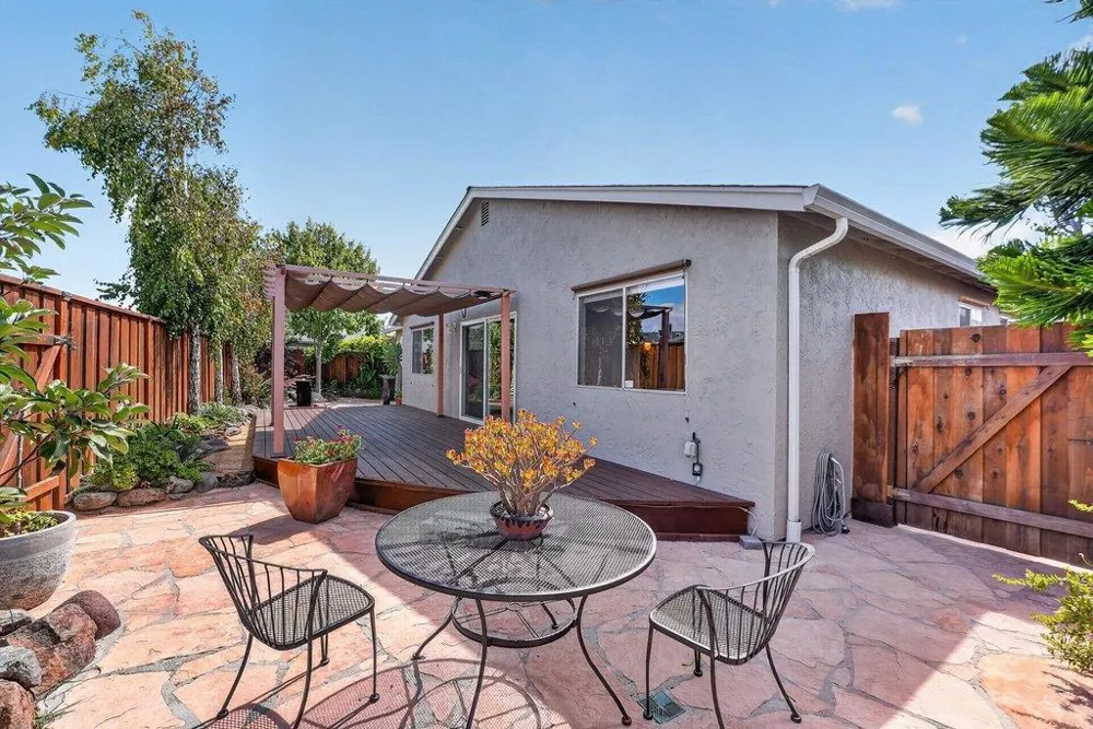 722 Heather Court Watsonville, CA 95076