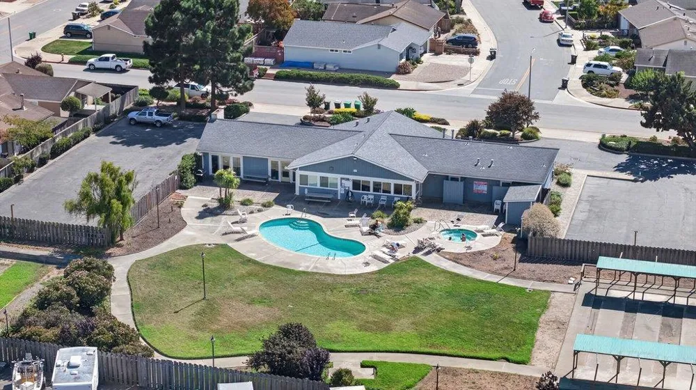 722 Heather Court Watsonville, CA 95076