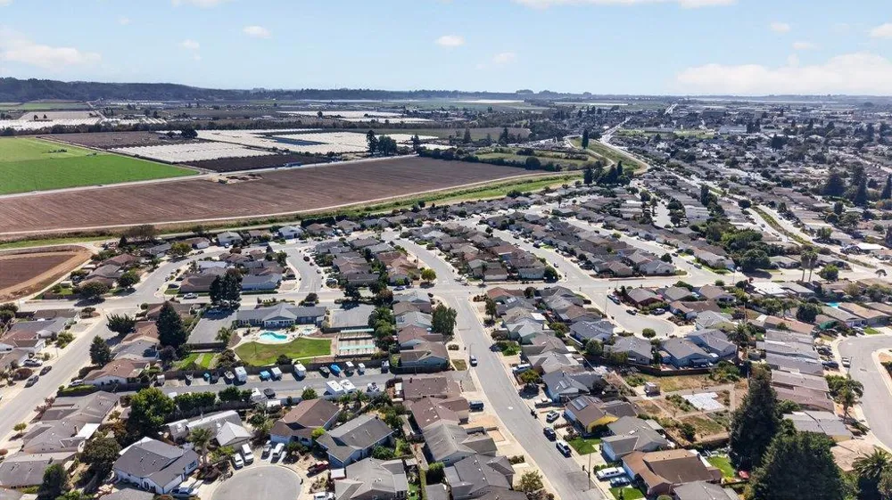 722 Heather Court Watsonville, CA 95076