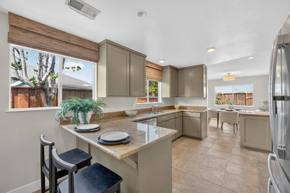 722 Heather Court Watsonville, CA 95076