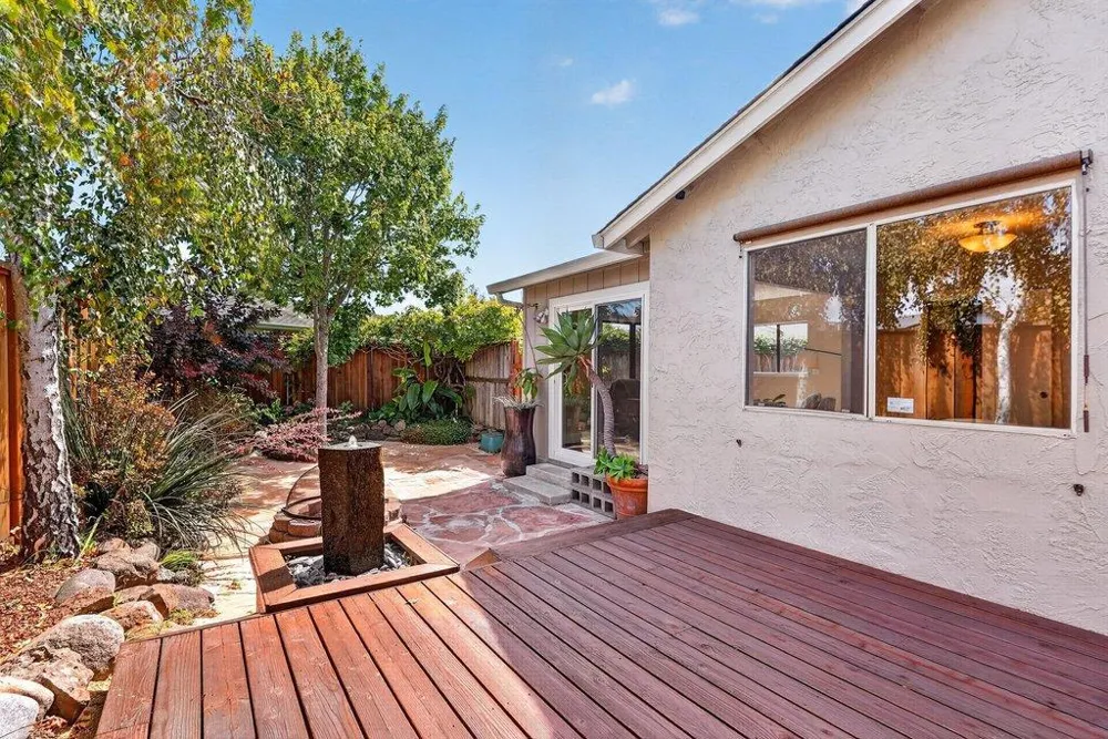 722 Heather Court Watsonville, CA 95076