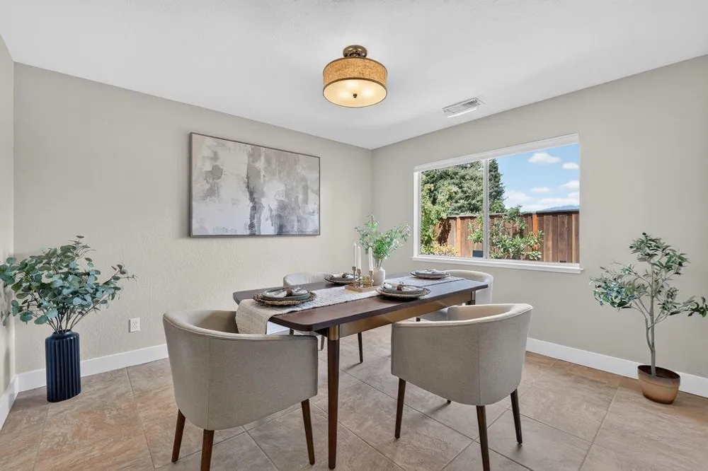 722 Heather Court Watsonville, CA 95076