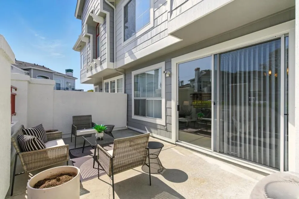 583 Shoal Circle Redwood City, CA 94065