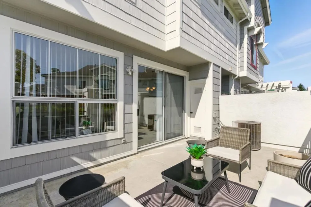 583 Shoal Circle Redwood City, CA 94065