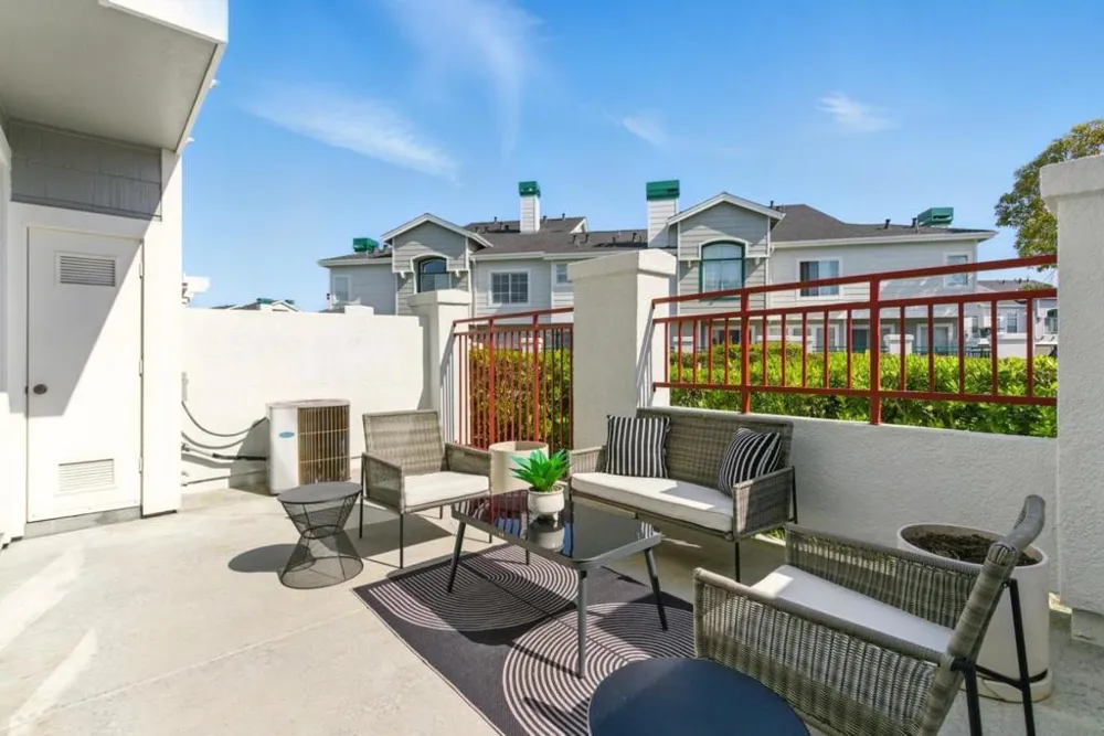 583 Shoal Circle Redwood City, CA 94065