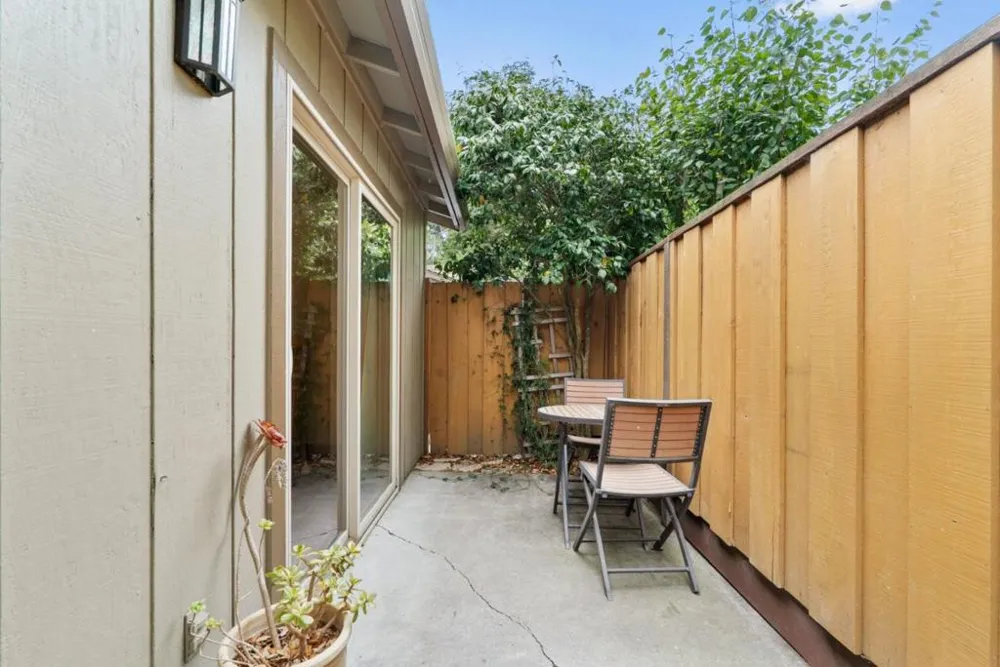 6122 Sheraton Place Aptos, CA 95003