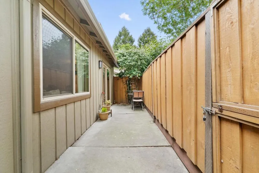 6122 Sheraton Place Aptos, CA 95003