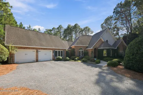 127 Sakonnet Trail