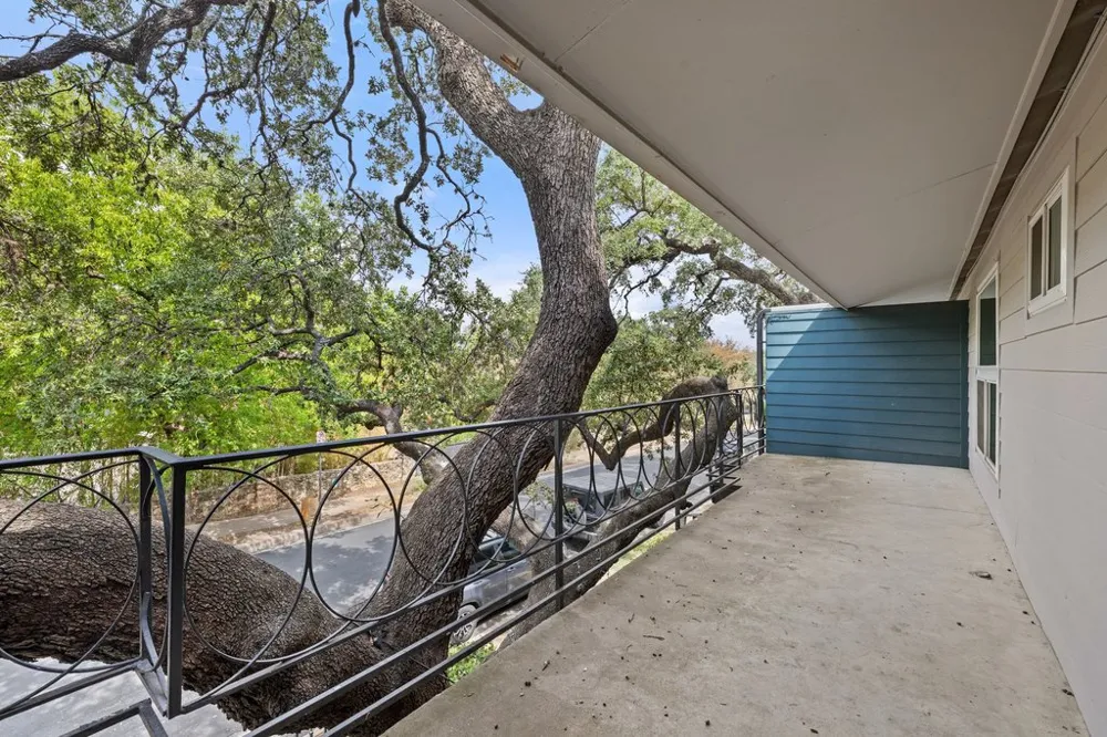 1210 Windsor Road #209 Austin, TX 78703