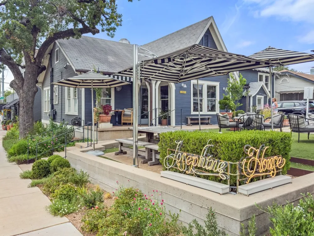 1210 Windsor Road #209 Austin, TX 78703