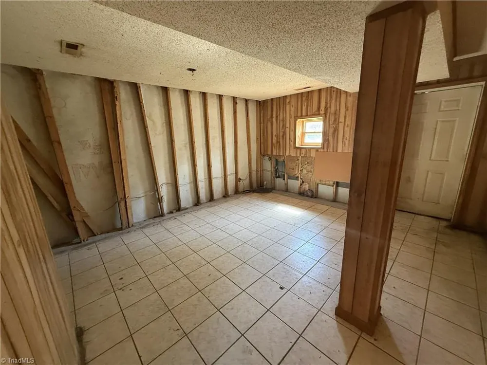 5170 NC Highway 700 Eden, NC 27288