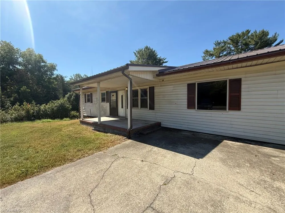 5170 NC Highway 700 Eden, NC 27288